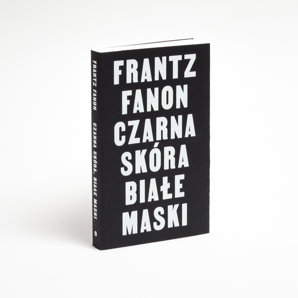 Czarna skóra, białe maski