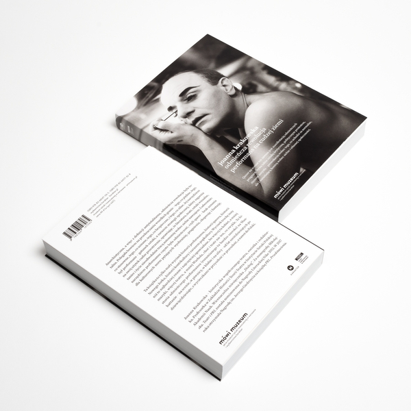 Odmieńcza rewolucja. Performans na cudzej ziemi